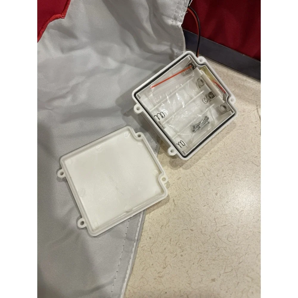 University of Wisconsin Badgers Flashing Fiber Optic Light Flag NIB Double Sided